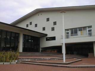 ie0.jpg (10KB) ���N�̉ƊO��